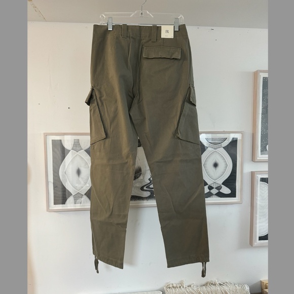 Banana Republic Brown Cargo Pants NWT - Picture 2 of 2